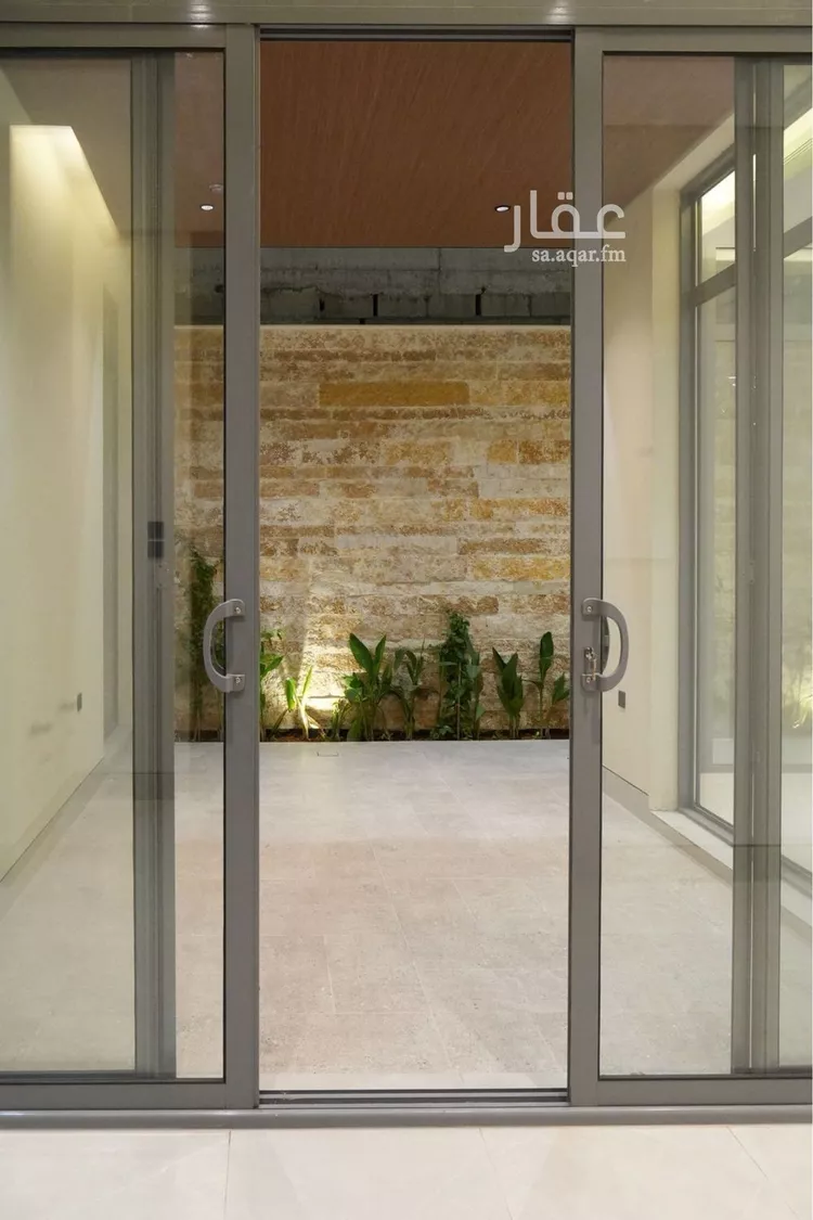 Floor for Sale in Riyadh Al Arid 11