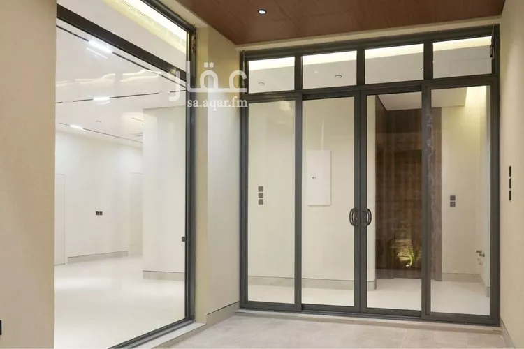 Floor for Sale in Riyadh Al Arid 10