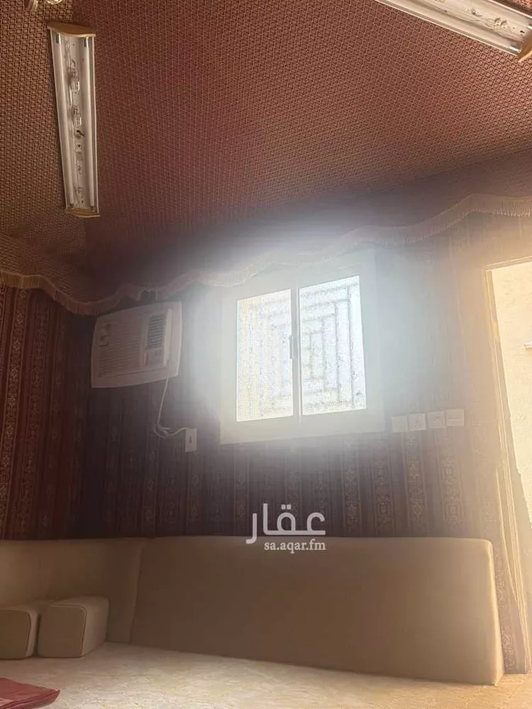 دور للبيع في شارع ابن عمير الأوسي ، حي الفيصلية ، شرورة ، شرورة