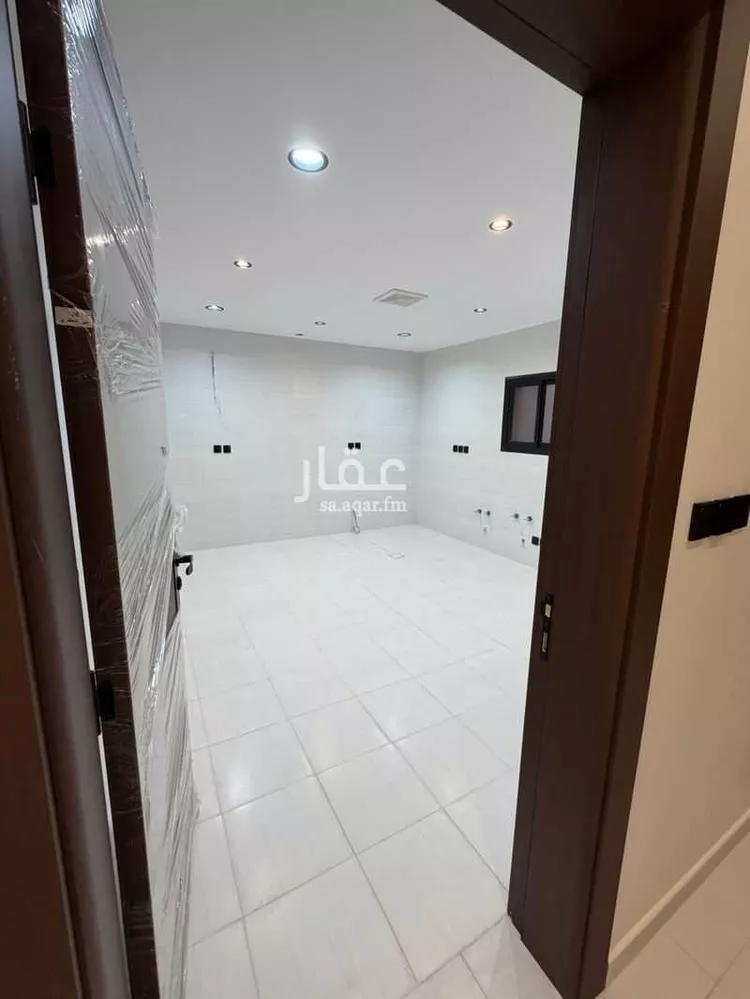 Apartment for Sale in Medina King Fahd 7