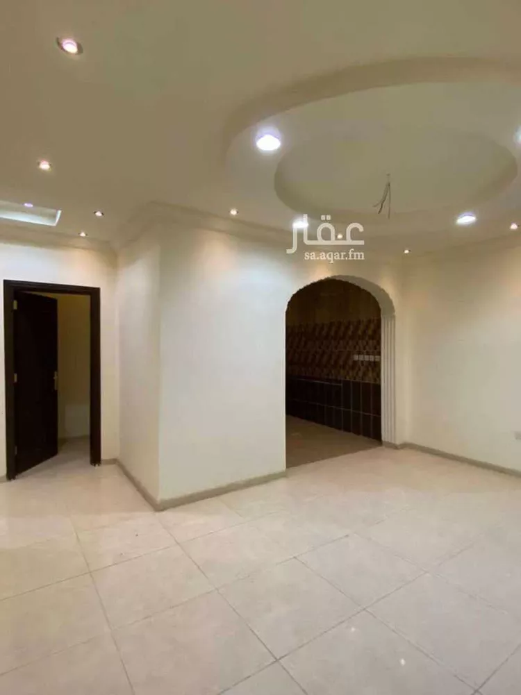 شقة للإيجار في شارع عبدالله ابن ورقاء ابن جنادة ، حي مريخ ، جدة ، جدة صورة 3