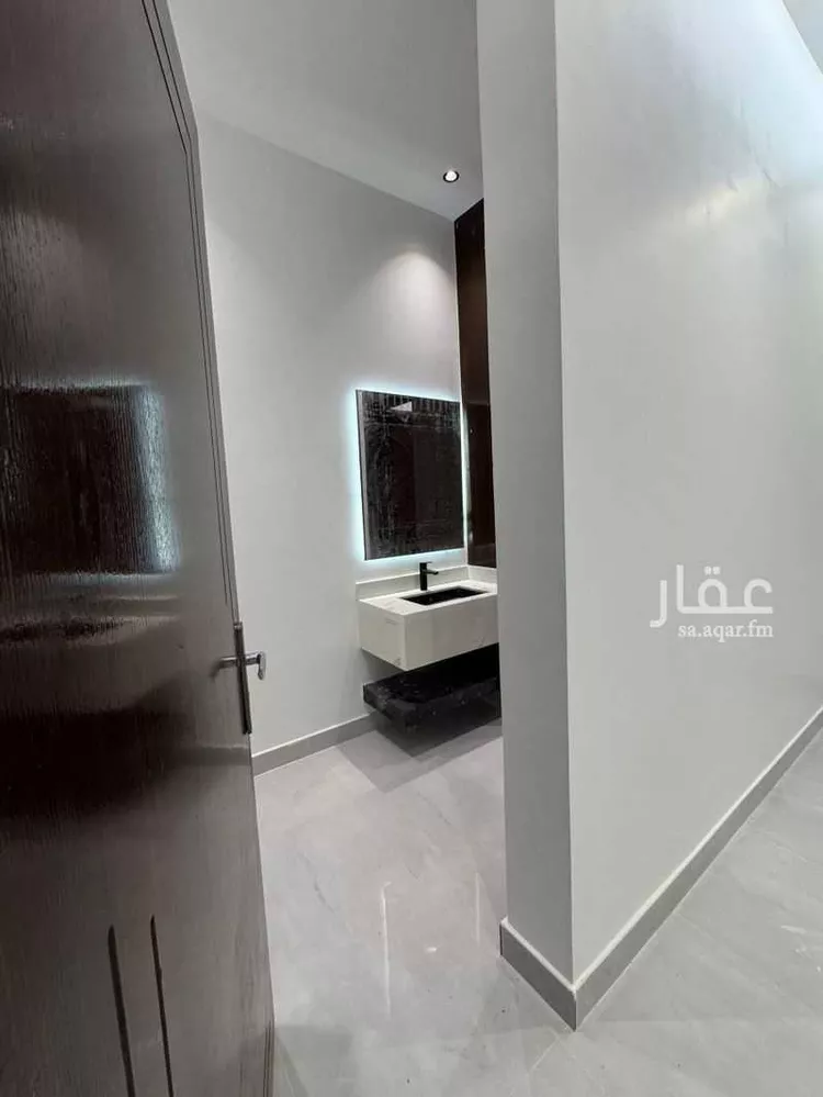 فيلا للبيع في شارع طريق الجنادرية, حي المعيزيلة, مدينة الرياض, منطقة الرياض 15