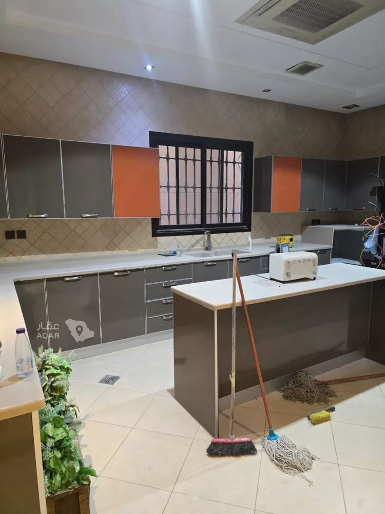 فيلا للبيع في شارع القرينات, حي الياسمين, مدينة الرياض, منطقة الرياض 9