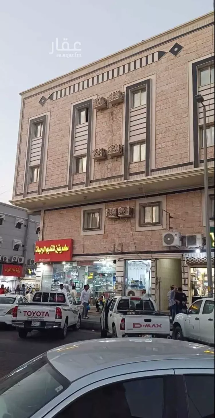 عمارة للبيع في شارع التاسع عشر, حي الثقبة, مدينة الخبر, المنطقة الشرقية 1 صورة