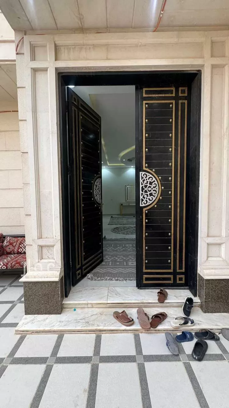 فيلا للبيع في شارع البدر النابلسي ، حي العوالي ، الرياض ، منطقة الرياض صورة 3
