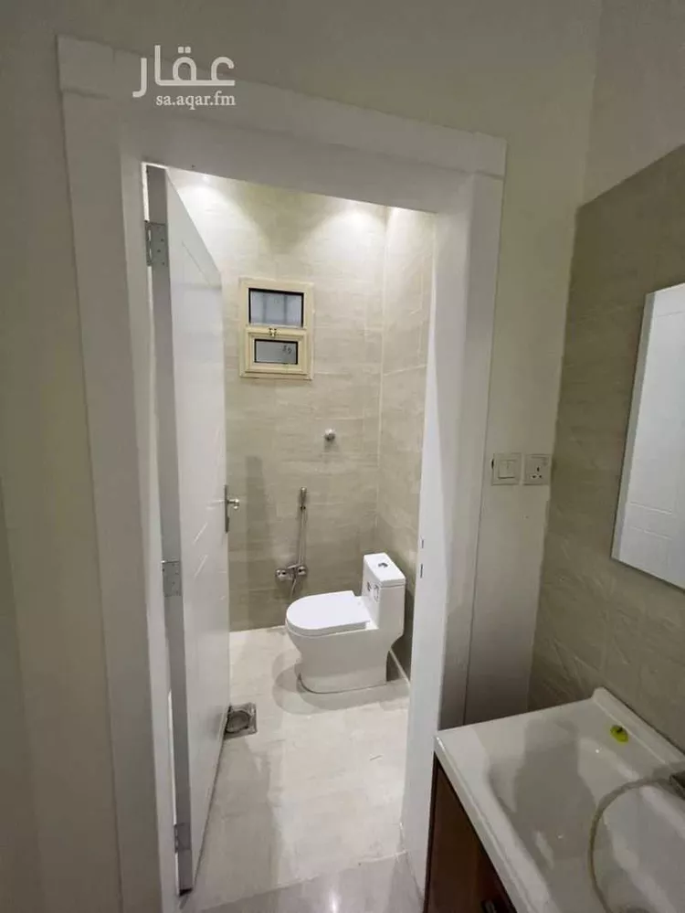 فيلا للبيع في شارع عمر الهواري, حي القيروان, مدينة الرياض, منطقة الرياض صورة 3