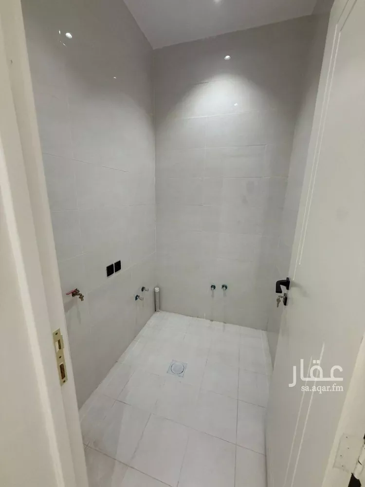 دور للبيع في شارع عبدالعزيز بن أحمد التميمي, حي السويدي, مدينة الرياض, منطقة الرياض صورة 4
