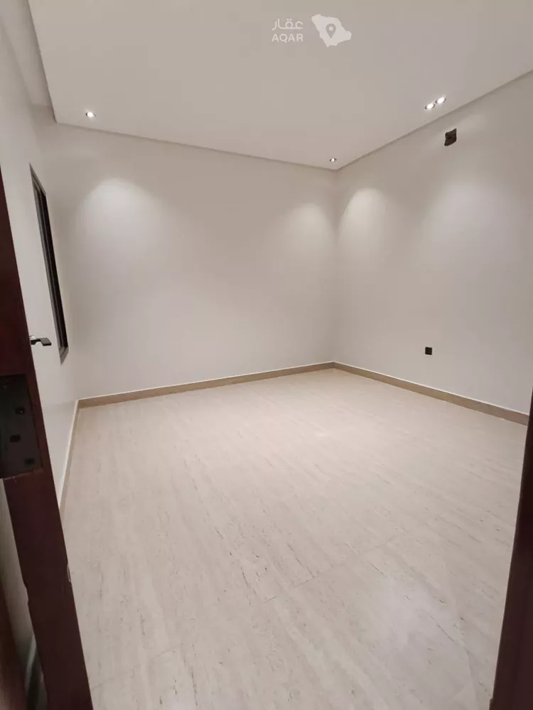Floor for Sale in Riyadh Ash Sharq 9