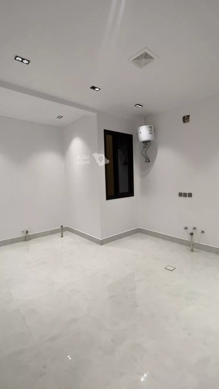 دور للبيع في شارع الصدارة, حي السعادة, مدينة الرياض, منطقة الرياض 9