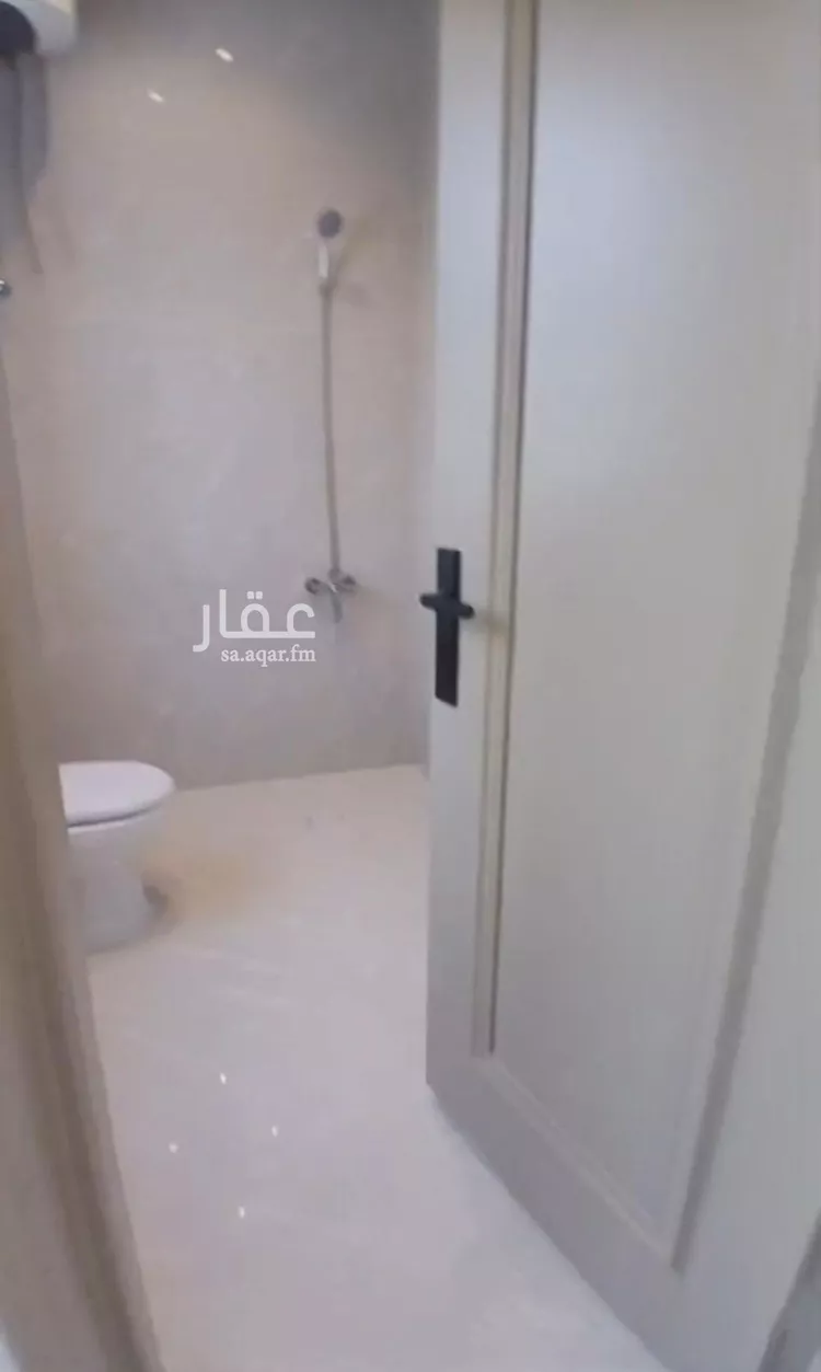 دور للبيع في شارع أحمد القروي, حي عكاظ, مدينة الرياض, منطقة الرياض 6