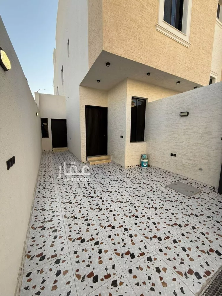 دور للبيع في شارع عبدالعزيز بن أحمد التميمي, حي السويدي, مدينة الرياض, منطقة الرياض صورة 2