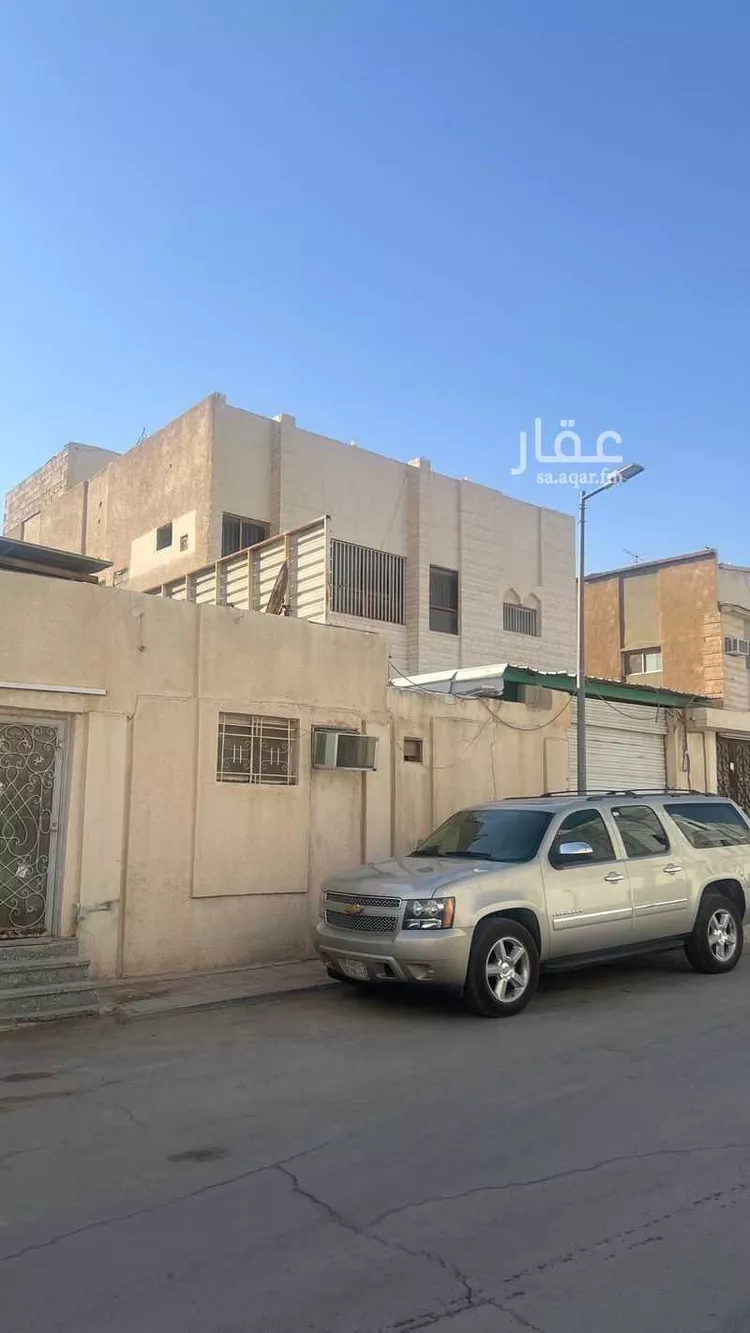 فيلا للبيع في شارع عبدالله بن أبي المظفر, حي المعذر, مدينة الرياض, منطقة الرياض صورة 3