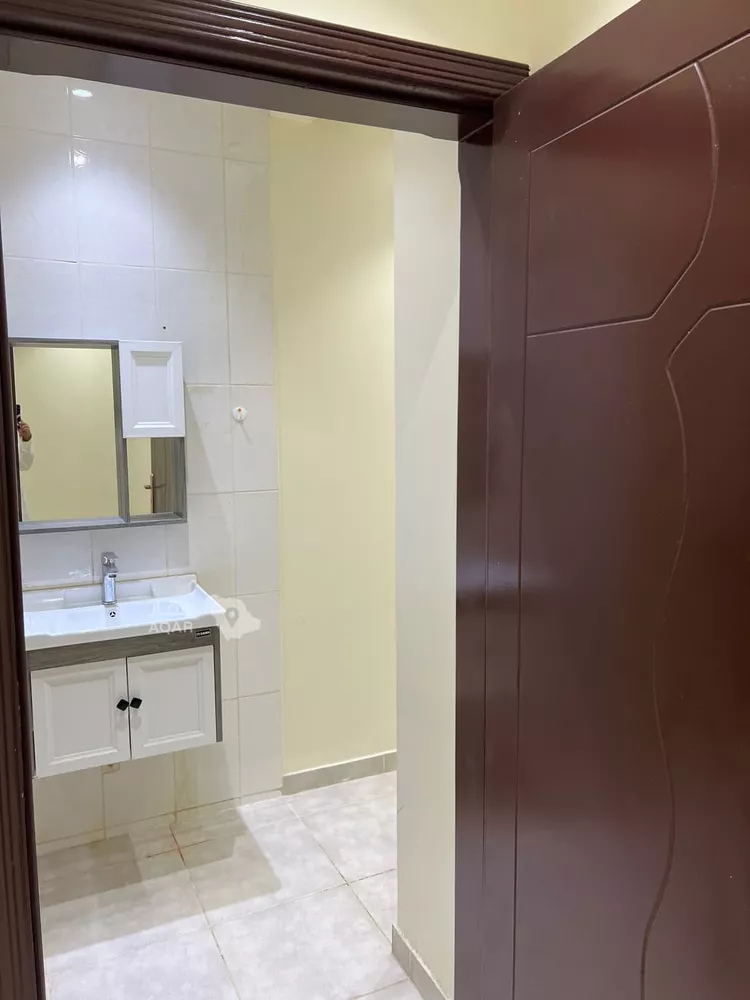 شقة للإيجار في شارع عبدالعزيز الجناتي, حي المعذر, مدينة الرياض, منطقة الرياض 5