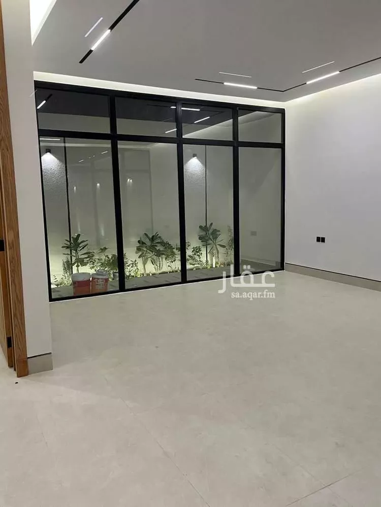فيلا للبيع في شارع قطب الدين بن السلطان, حي المهدية, مدينة الرياض, منطقة الرياض صورة 2