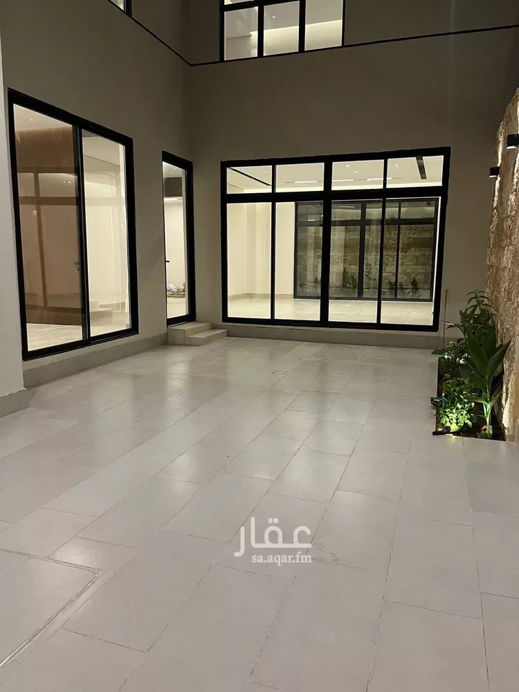 فيلا للبيع في شارع محمد بن عبدالرحمن ريس, حي المهدية, مدينة الرياض, منطقة الرياض صورة 4