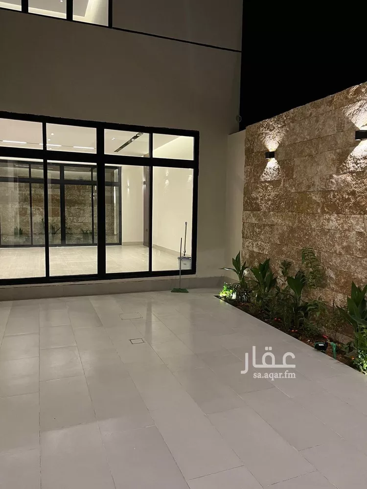 فيلا للبيع في شارع محمد بن عبدالرحمن ريس, حي المهدية, مدينة الرياض, منطقة الرياض صورة 5