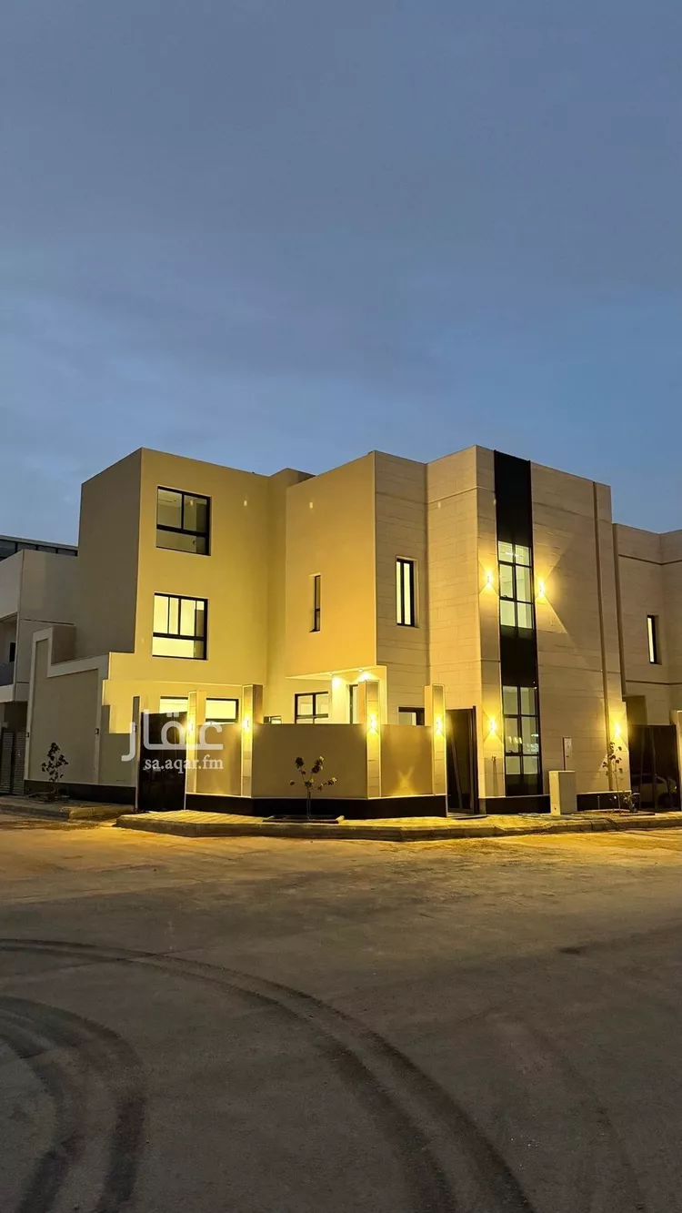 فيلا للبيع في شارع محمد بن عبدالرحمن ريس, حي المهدية, مدينة الرياض, منطقة الرياض صورة 2