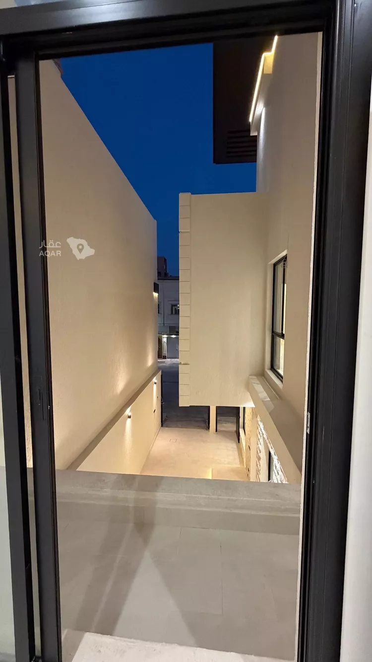 فيلا للبيع في شارع فؤاد سزكين, حي المهدية, مدينة الرياض, منطقة الرياض 5