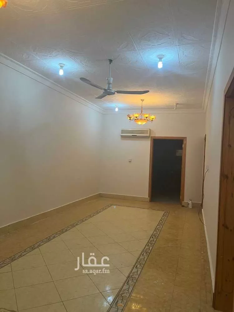 شقة للإيجار في شارع الإمام محمد بن عبدالوهاب ، حي المطار ، بيشة ، بيشة