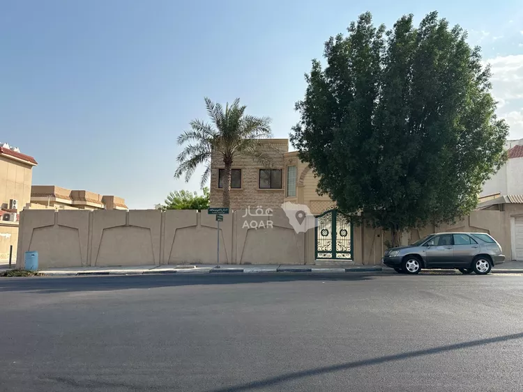 فيلا للبيع في شارع انس ابن مالك, حي الدوحة الجنوبية, مدينة الظهران, المنطقة الشرقية صورة 2