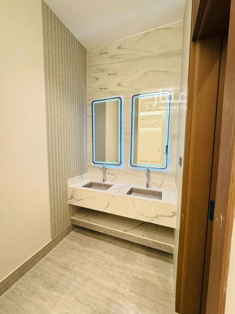 Floor for Sale in Riyadh Ar Rimal 6