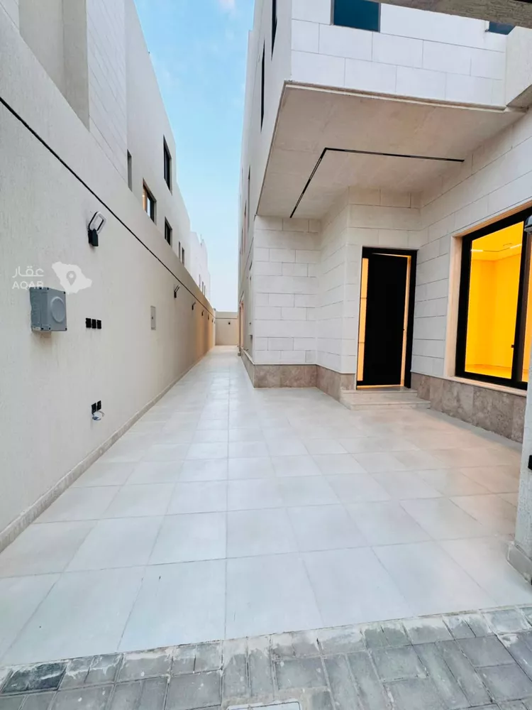 فيلا للبيع في شارع أسعد المدني, حي المعيزيلة, مدينة الرياض, منطقة الرياض 15