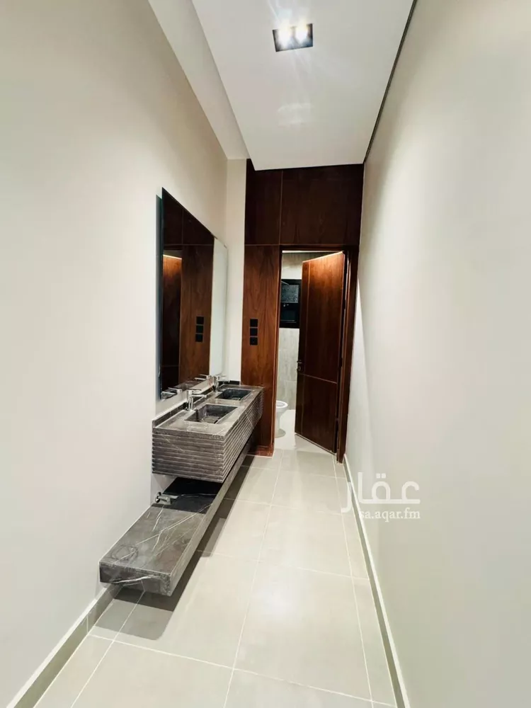 Floor for Sale in Riyadh Al Yarmouk 13