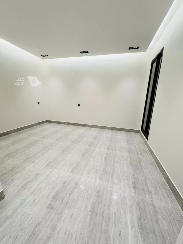 Floor for Sale in Riyadh Ar Rimal 12