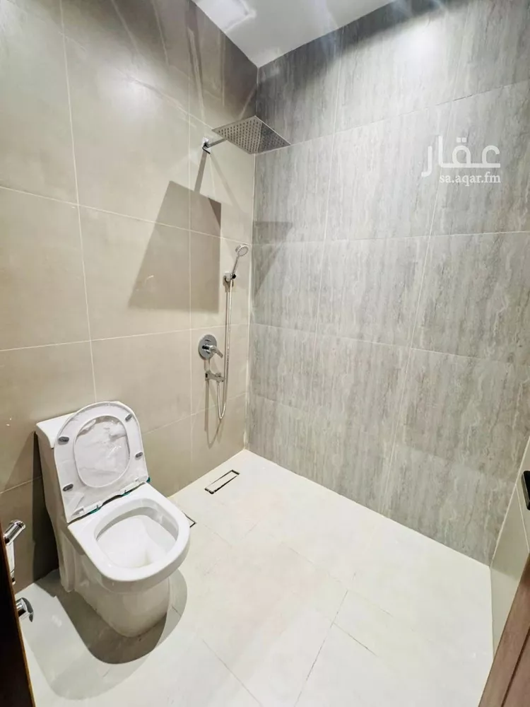 Floor for Sale in Riyadh Al Yarmouk 10