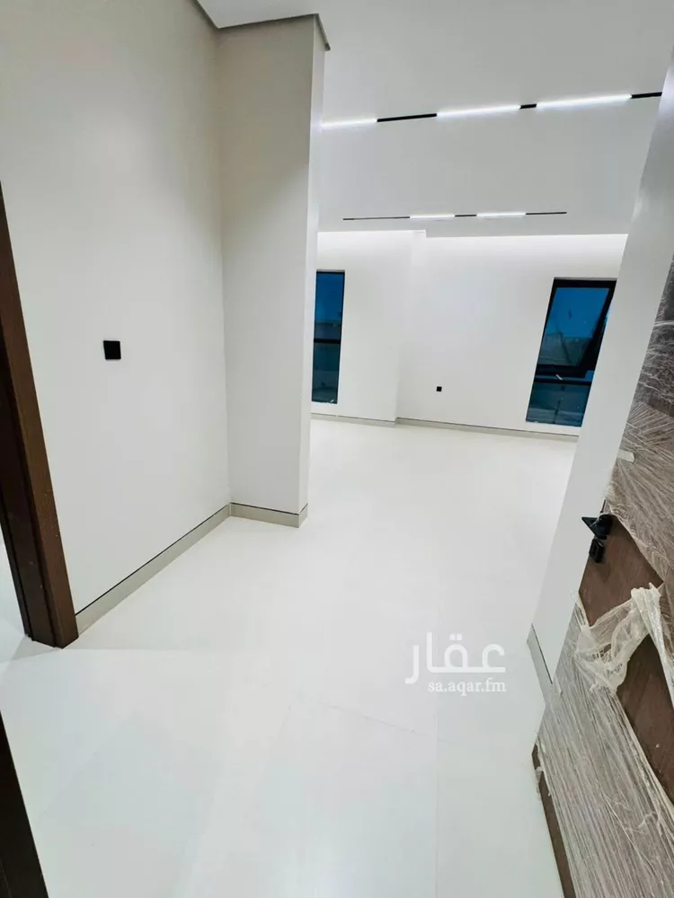 فيلا للبيع في شارع أحمد بن داود المالكي, حي المعيزيلة, مدينة الرياض, منطقة الرياض 15
