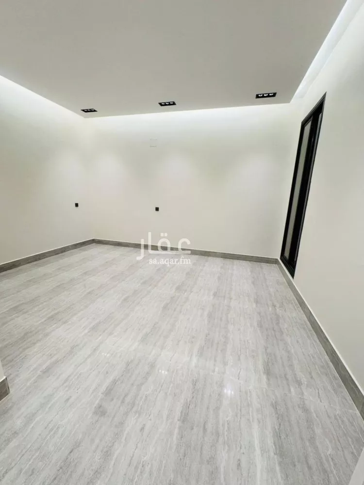 Floor for Sale in Riyadh Ar Rimal 10