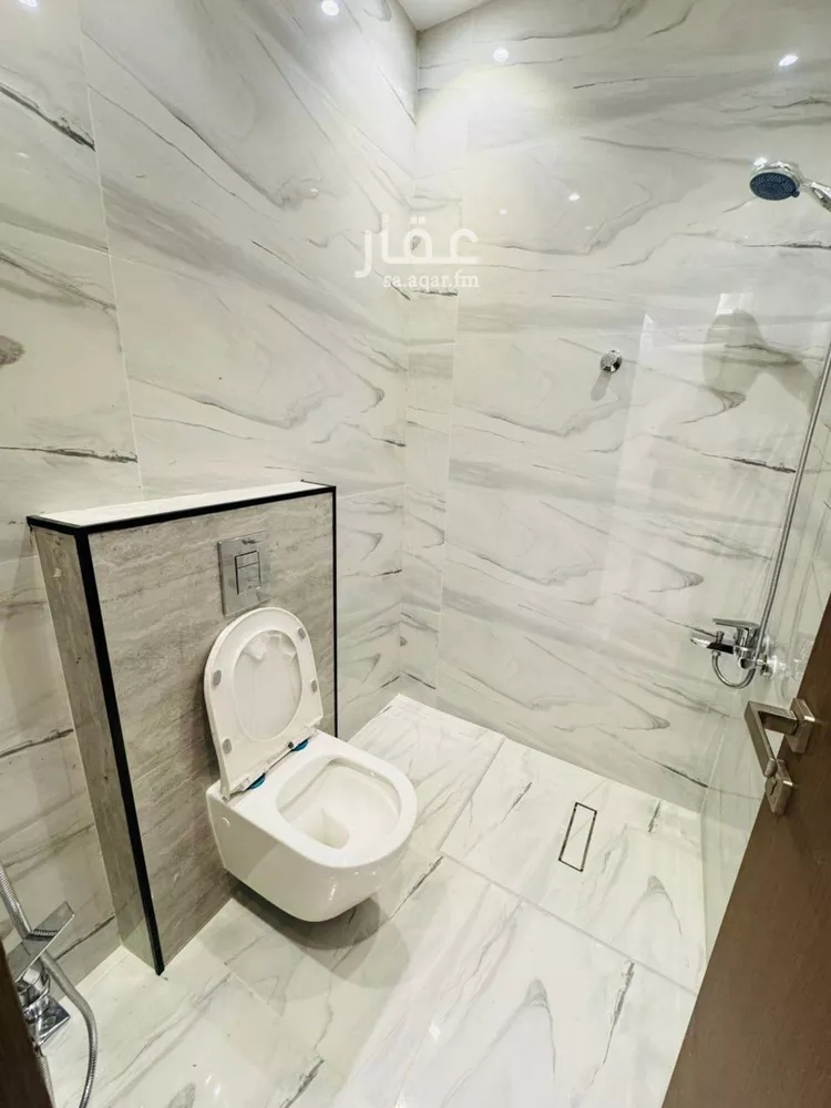 Floor for Sale in Riyadh Ar Rimal 12