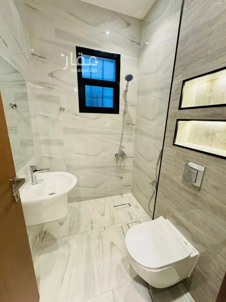 Floor for Sale in Riyadh Ar Rimal 22