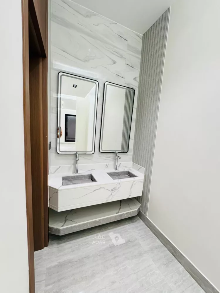 Floor for Sale in Riyadh Ar Rimal 16