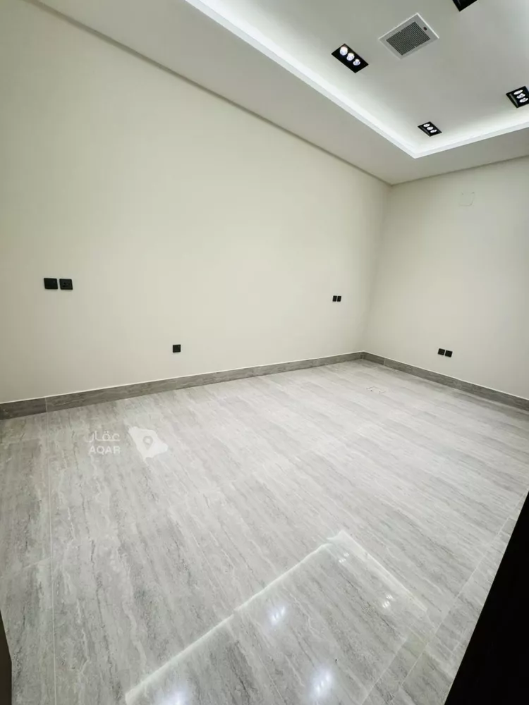 Floor for Sale in Riyadh Ar Rimal 14