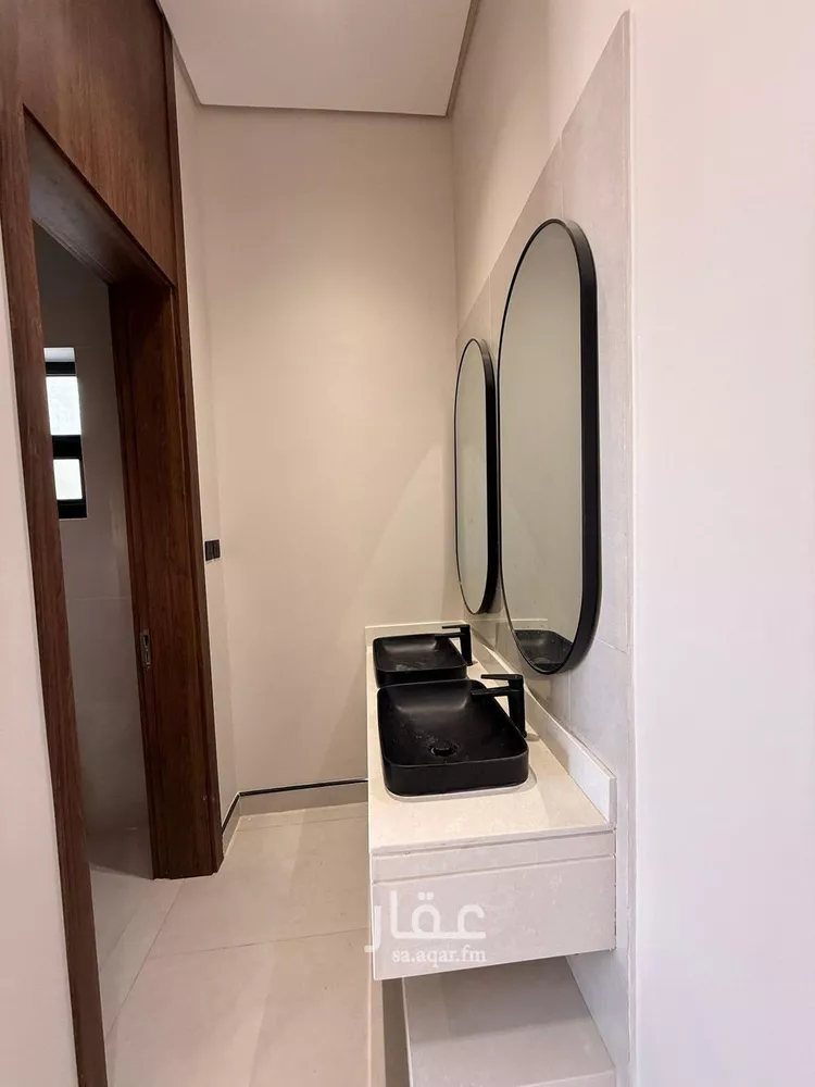 فيلا للبيع في شارع معقل بن عامر, حي الرمال, مدينة الرياض, منطقة الرياض صورة 3