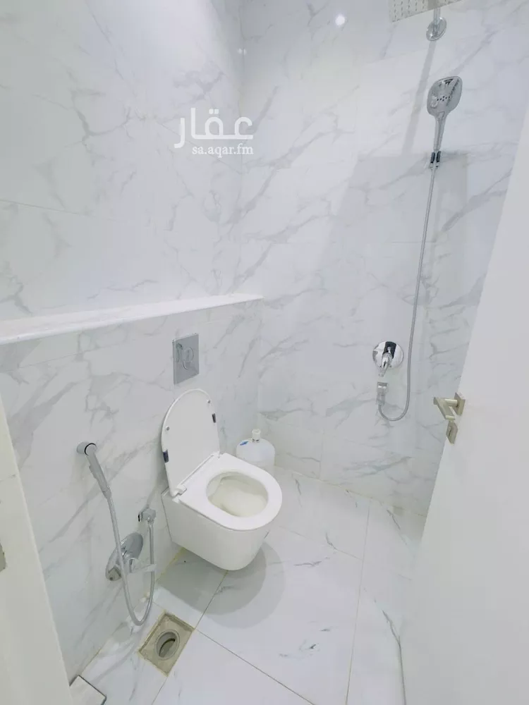 Floor for Sale in Riyadh Al Qadisiyah صورة 3