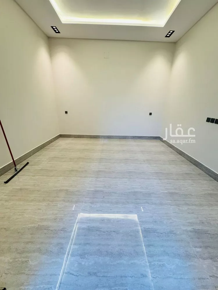 Floor for Sale in Riyadh Ar Rimal 18