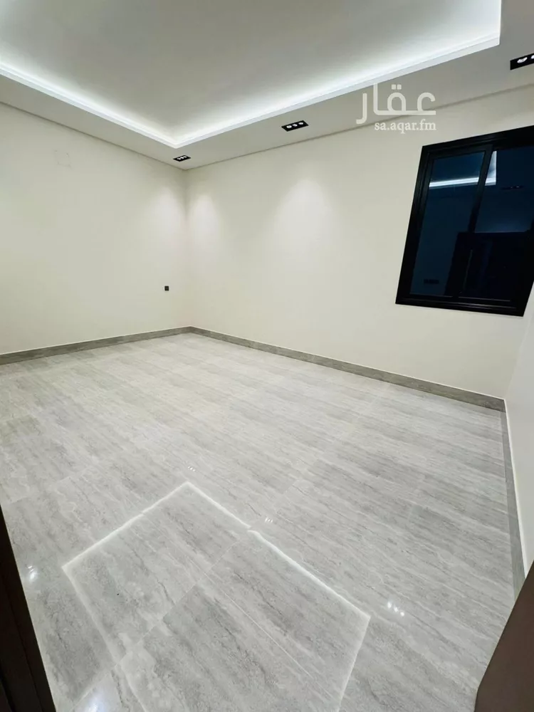 Floor for Sale in Riyadh Ar Rimal 8
