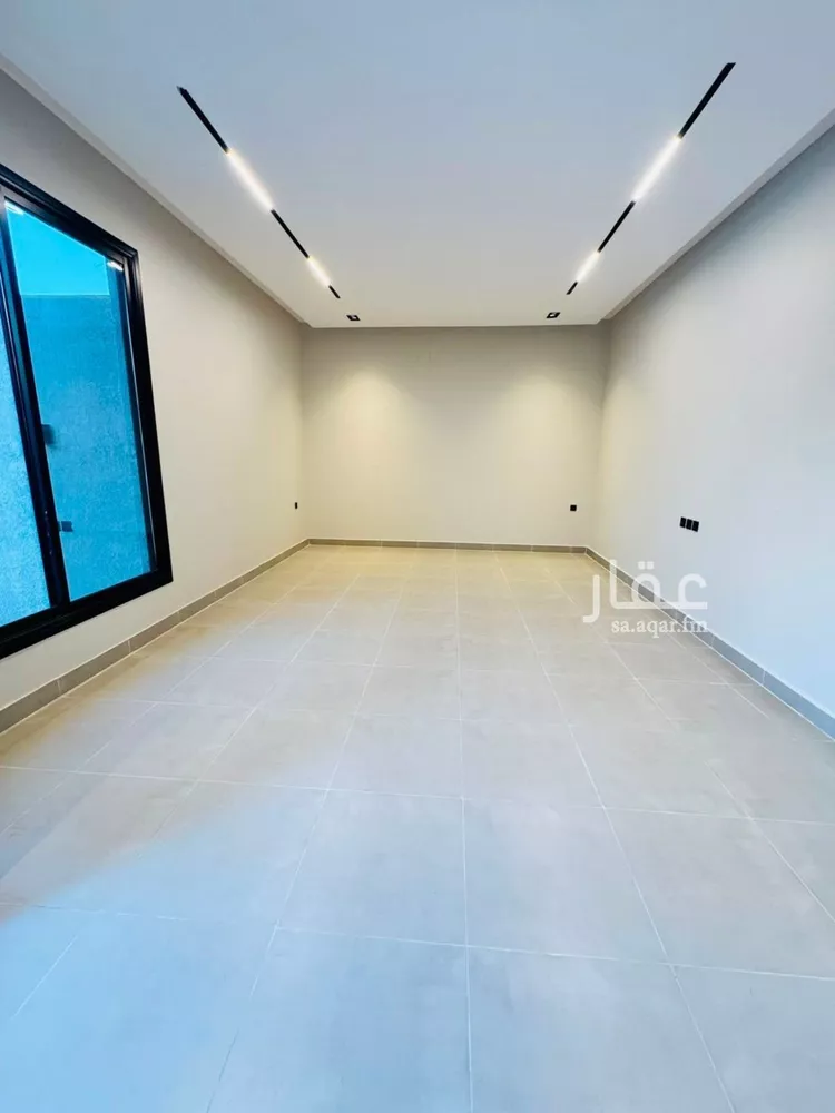 Floor for Sale in Riyadh Al Yarmouk 12