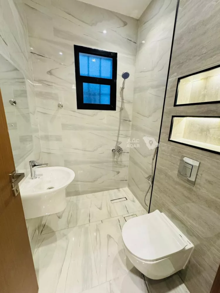 Floor for Sale in Riyadh Ar Rimal 6
