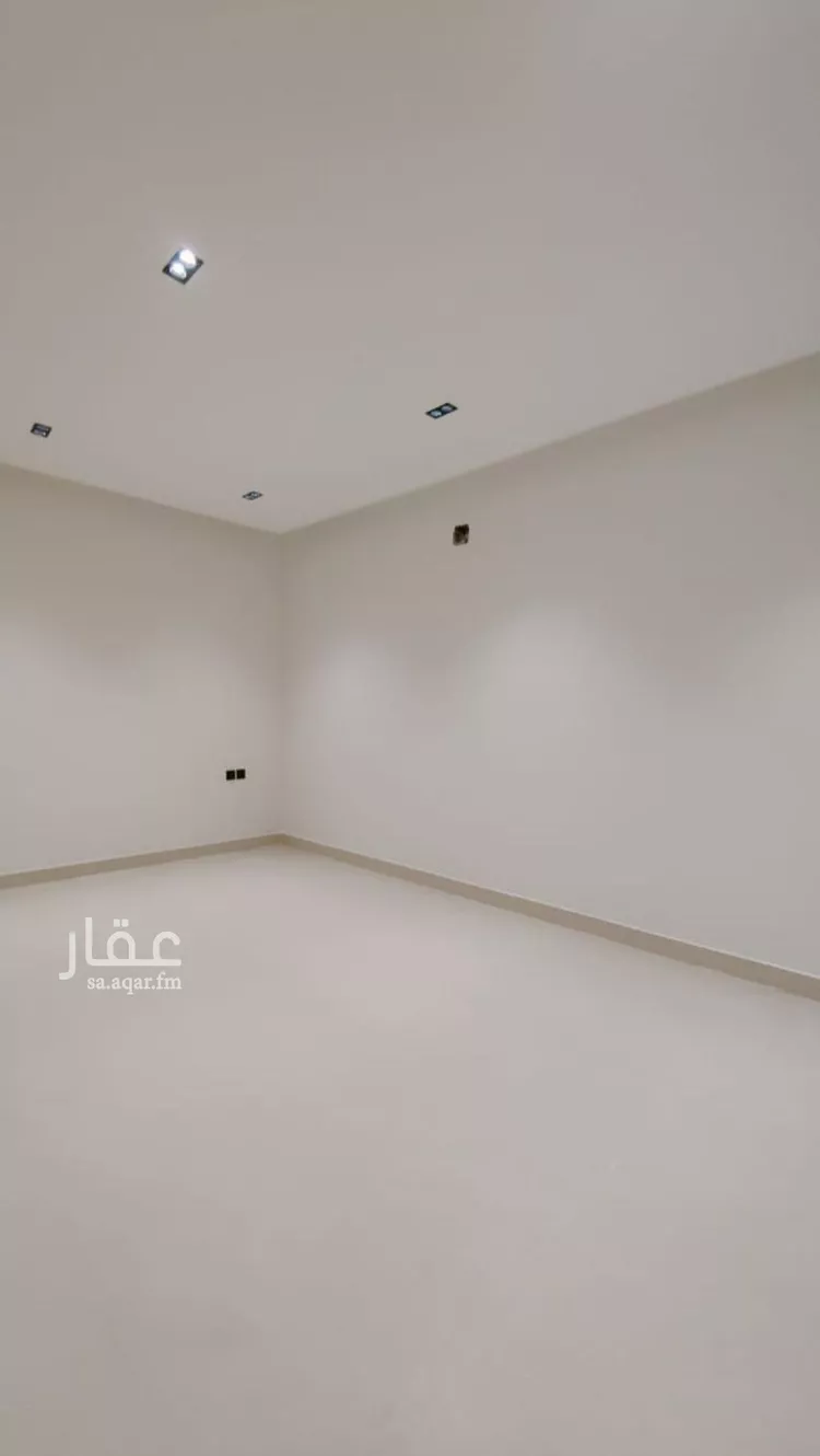 فيلا للبيع في شارع ابن الصقر, حي الخليج, مدينة الرياض, منطقة الرياض صورة 2