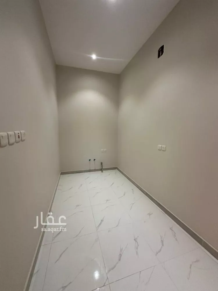 دور للبيع في شارع إبراهيم التيمي, حي البيان, مدينة الرياض, منطقة الرياض صورة 4