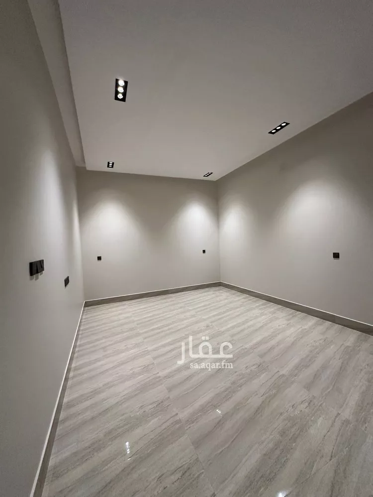 فيلا للبيع في شارع عبدالقدوس الانصاري, حي الرمال, مدينة الرياض, منطقة الرياض صورة 4