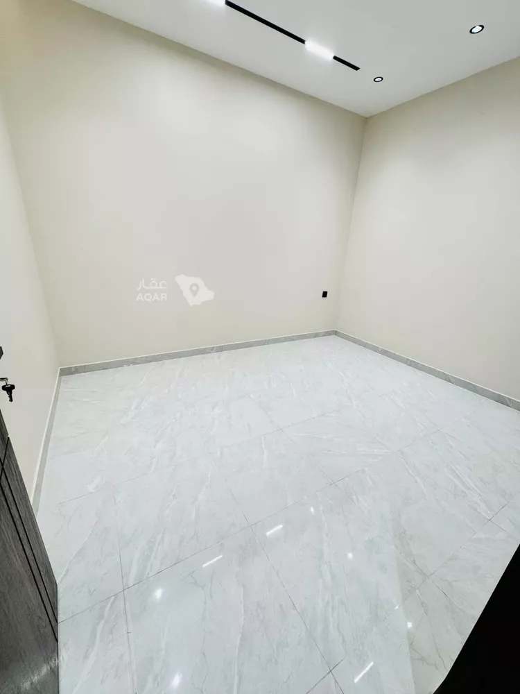 Floor for Sale in Riyadh Al Munsiyah 14