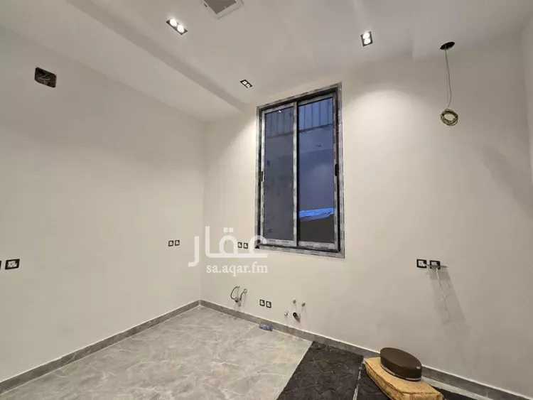 فيلا للبيع في شارع المنذر بن صخر, حي الملك فيصل, مدينة الرياض, منطقة الرياض صورة 3