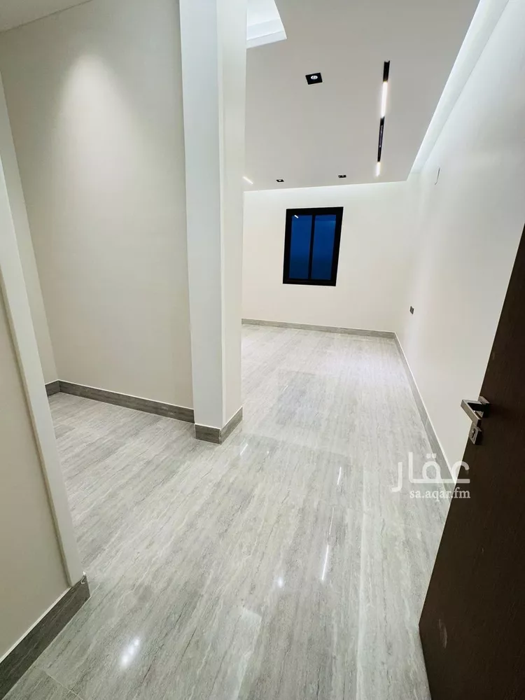 Floor for Sale in Riyadh Ar Rimal 12
