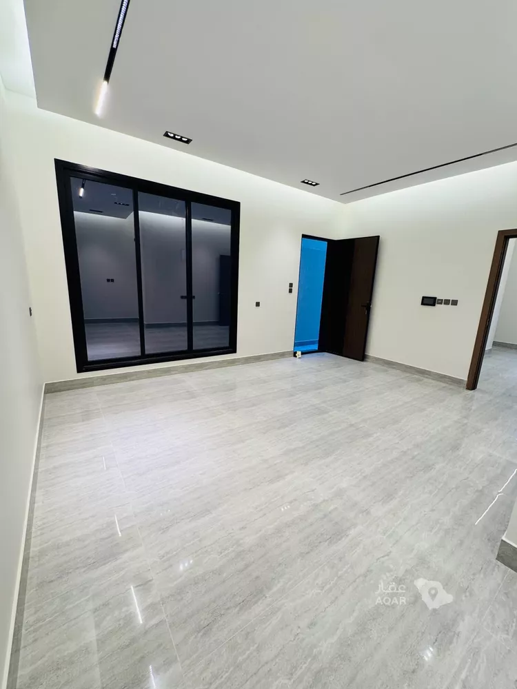 Floor for Sale in Riyadh Ar Rimal 4
