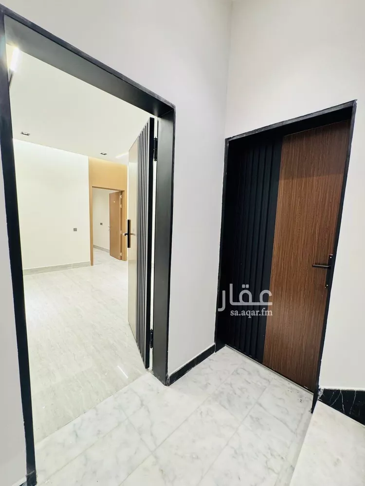 Floor for Sale in Riyadh Ar Rimal 7