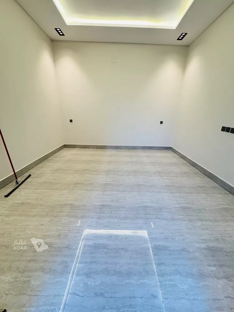 Floor for Sale in Riyadh Ar Rimal 9